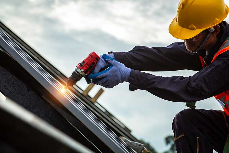 roof-repair-worker